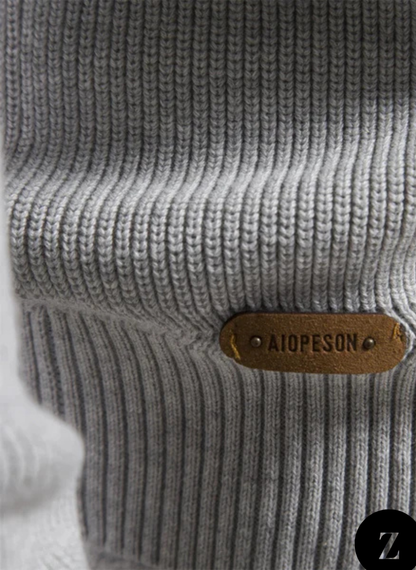 Men’s Half-Zip Sweater - Model Bennett